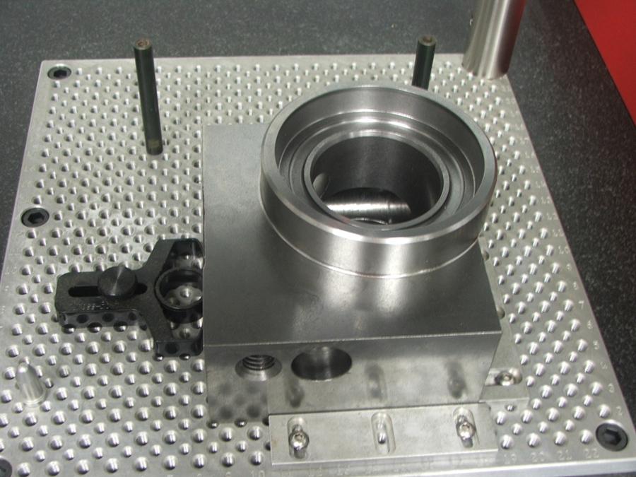 Horizontal machining center